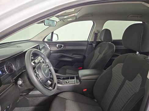Used 2023 Kia Sorento LX AWD/4WD image 12