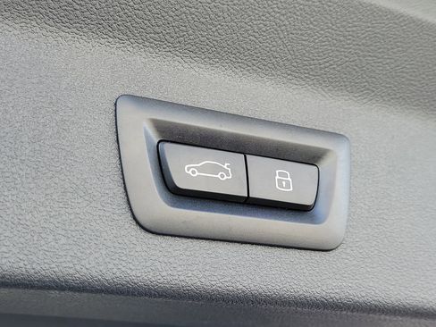 Used 2023 BMW X3 sDrive30i w/ Premium Package image 9