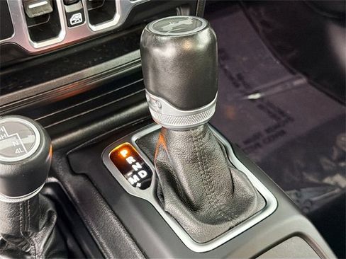 Used 2021 Jeep Wrangler Unlimited Sahara image 15