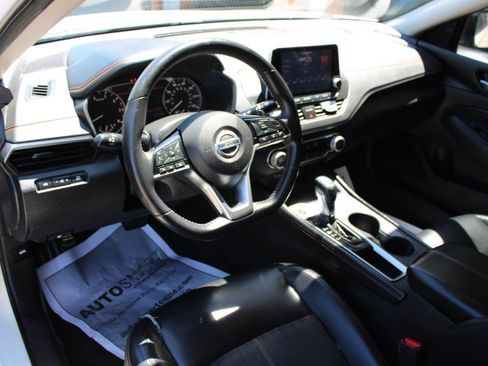 Used 2020 Nissan Altima 2.5 SR FWD image 13