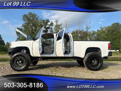 Used 2009 GMC Sierra 2500 SLT w/ Entertainment Package AWD/4WD image 18