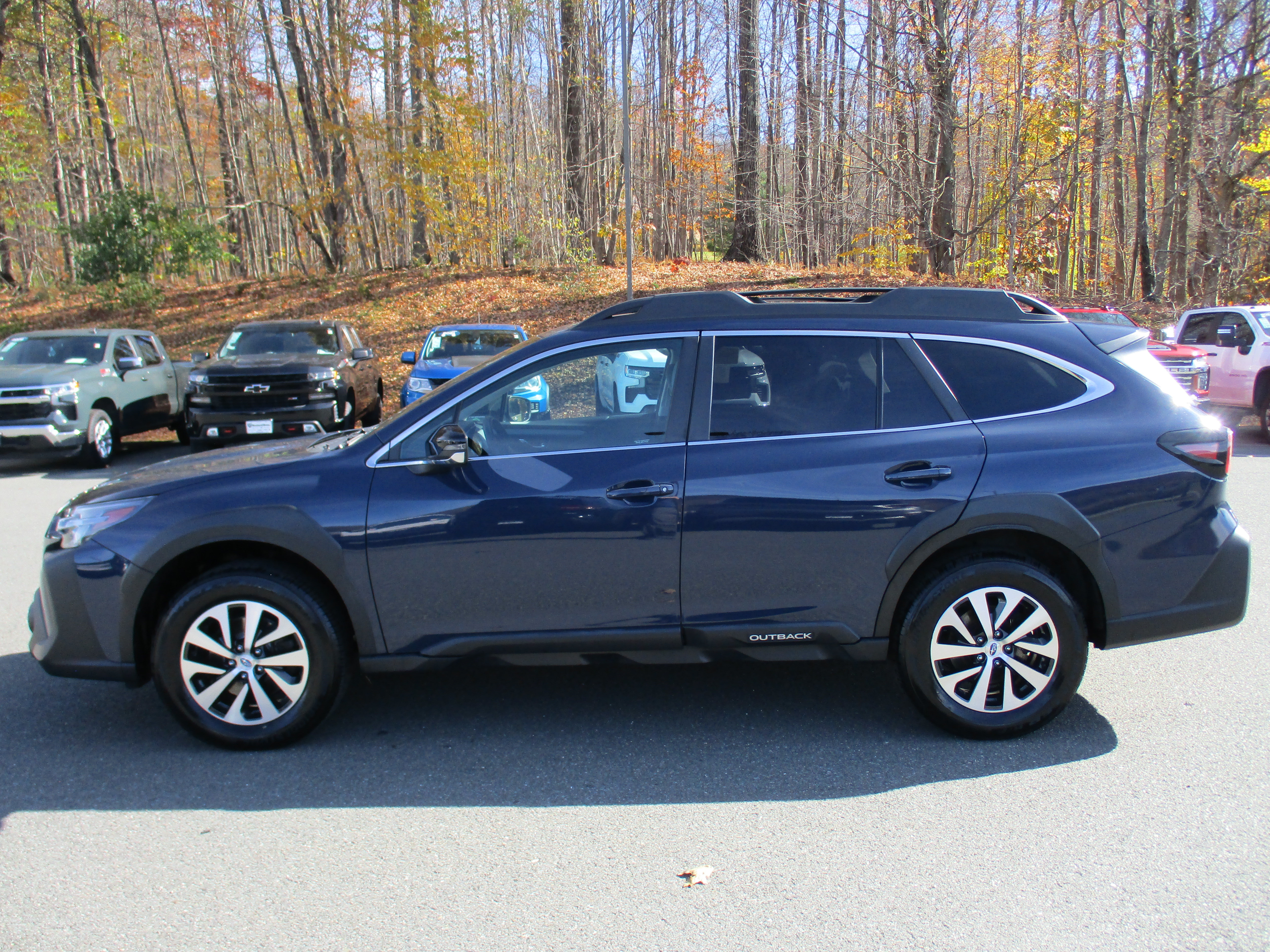 Used 2023 Subaru Outback Premium AWD/4WD image 8