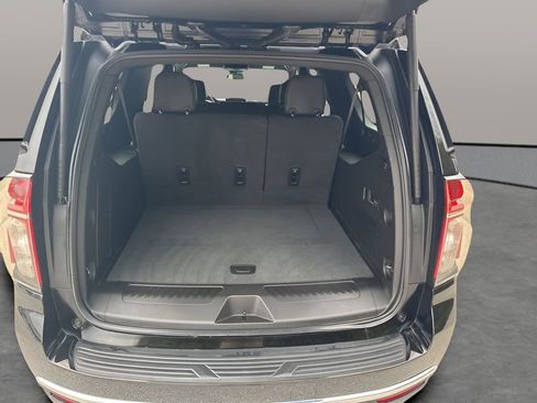 Used 2023 Chevrolet Suburban LT w/ Luxury Package AWD/4WD image 38