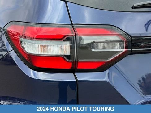 Certified 2024 Honda Pilot Touring image 32