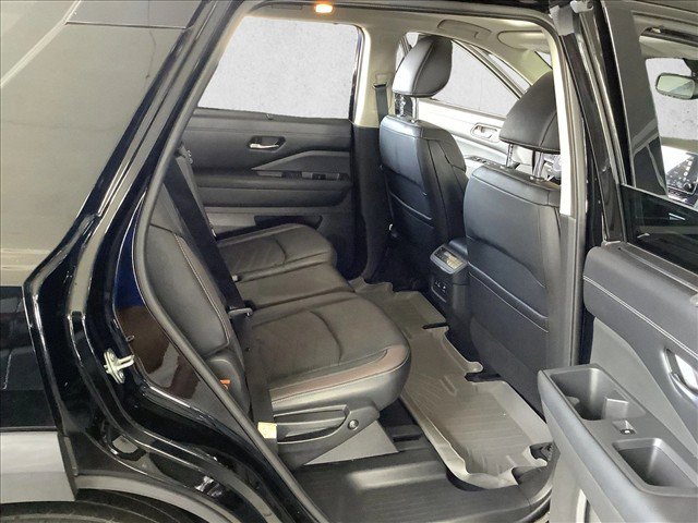 Used 2022 Nissan Pathfinder Platinum w/ Cargo Package AWD/4WD image 22