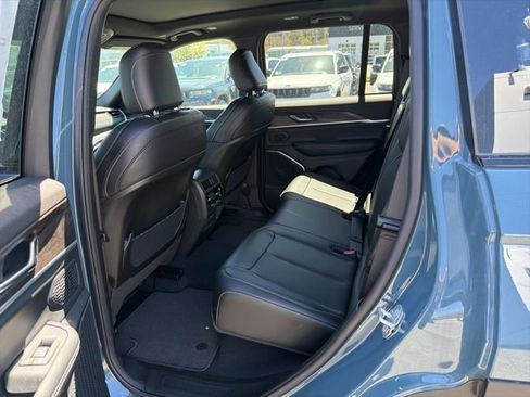 New 2026 Jeep Grand Cherokee Limited w/ Limited Altitude Package AWD/4WD image 8