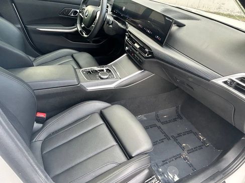 Used 2025 BMW 330i Sedan w/ Convenience Package RWD image 31