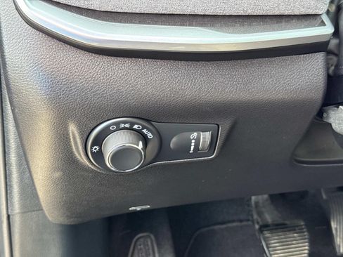 Used 2025 Jeep Compass Sport AWD/4WD image 31