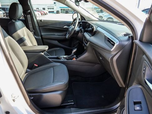Used 2025 Buick Encore GX Preferred FWD image 12