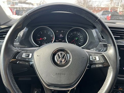 Used 2019 Volkswagen Tiguan SE image 17