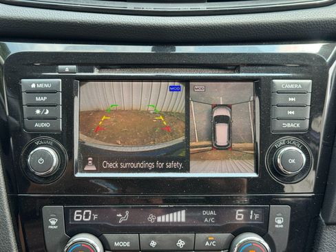 Used 2018 Nissan Rogue SV w/ Premium Package AWD/4WD image 24