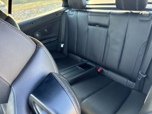 Used 2017 BMW M4 Convertible image 16