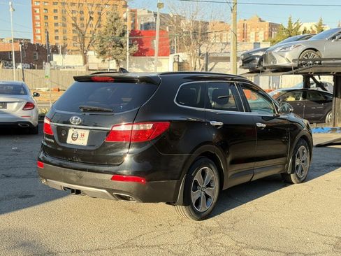 Used 2014 Hyundai Santa Fe GLS image 4