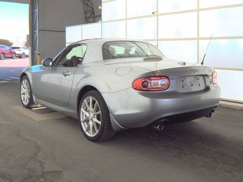 Used 2011 MAZDA MX-5 Miata Grand Touring w/ Premium Pkg image 6