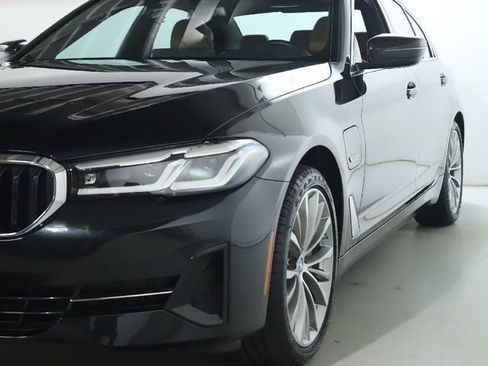 Certified 2023 BMW 530e xDrive 530e iPerformance w/ Premium Package image 4