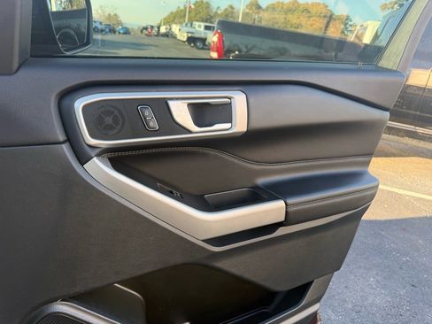 Used 2023 Ford Explorer XLT w/ Equipment Group 202A image 17