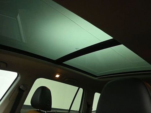 Used 2018 Volkswagen Atlas SEL Premium image 11