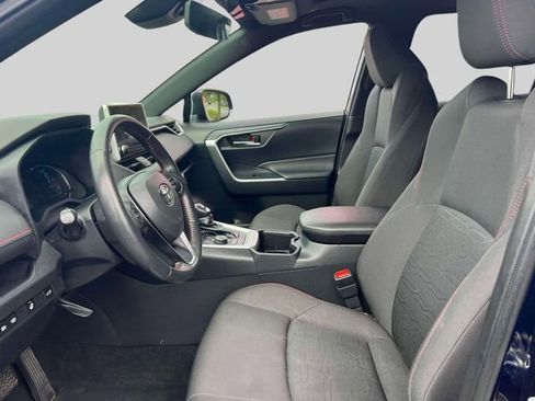 Used 2023 Toyota RAV4 SE w/ Weather & Moonroof Package image 21