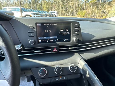 New 2026 Hyundai Elantra SE image 17