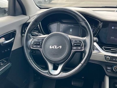 Certified 2022 Kia Niro EX Premium FWD image 16