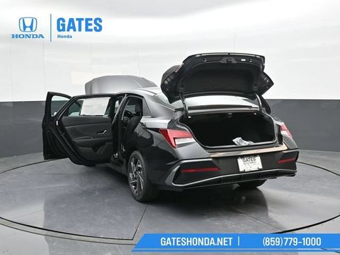 Used 2025 Hyundai Elantra Limited w/ Cargo Package FWD image 61