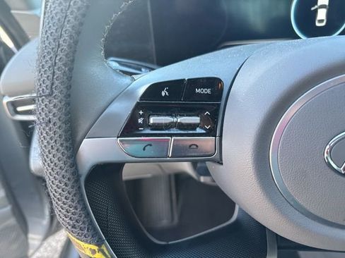 Used 2023 Hyundai Elantra SEL w/ Convenience Package image 16