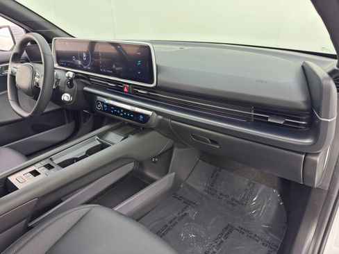 Used 2023 Hyundai Ioniq 6 SEL image 13