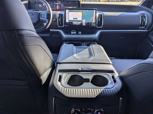 New 2025 Ford Expedition Max Platinum w/ Stealth Performance Package image 30