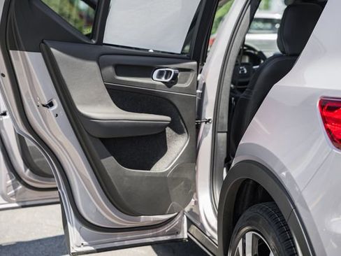 New 2026 Volvo XC40 B5 Plus w/ Climate Package AWD/4WD image 38