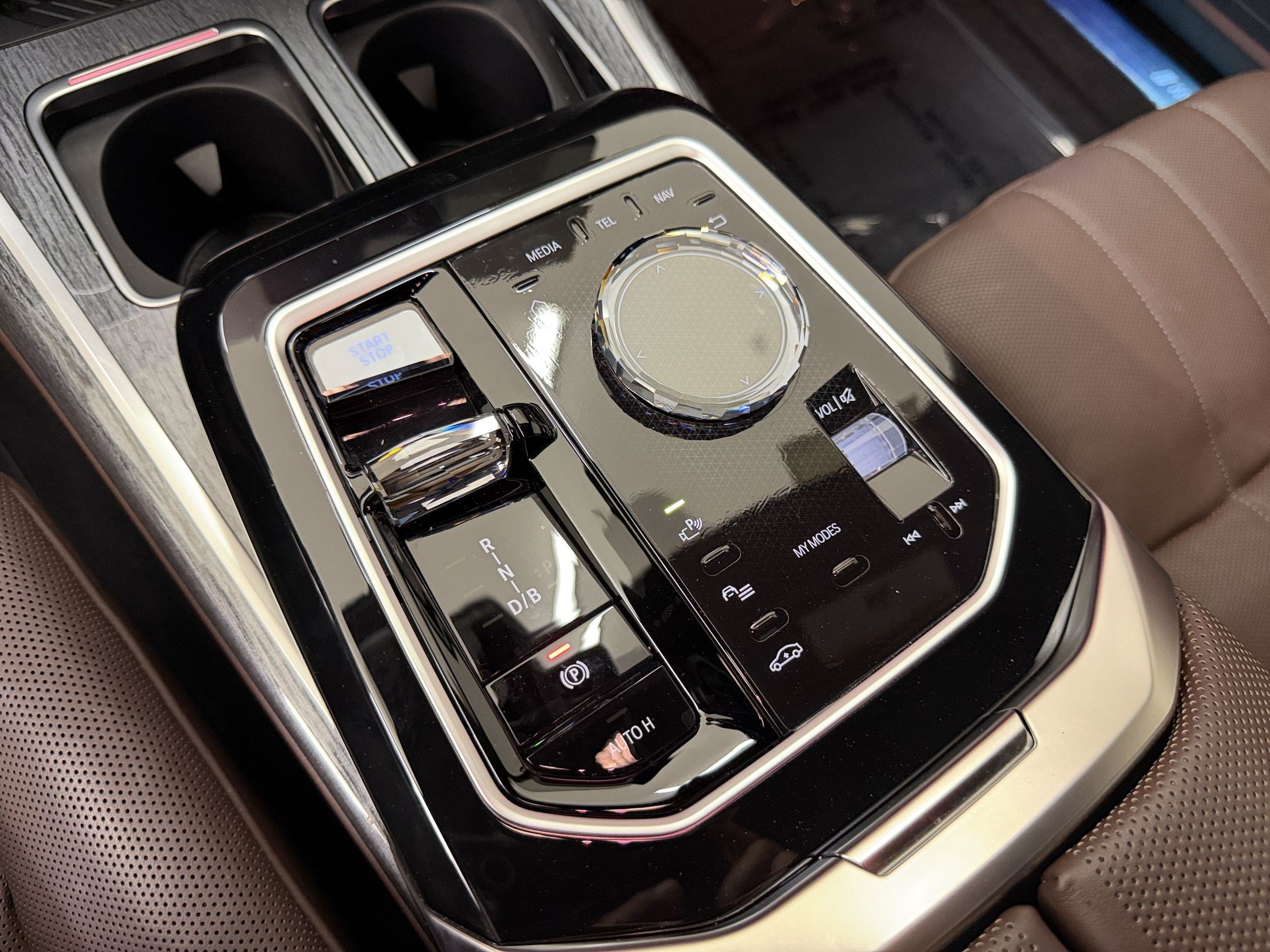 Certified 2023 BMW i7 xDrive60 AWD/4WD image 17