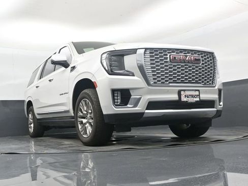 Used 2022 GMC Yukon XL Denali AWD/4WD image 46