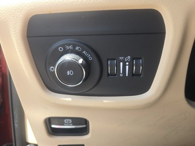 Used 2024 Jeep Grand Cherokee Limited w/ Luxury Tech Group II AWD/4WD image 30