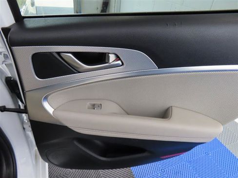 Used 2022 Genesis G70 2.0T w/ Prestige Package image 30