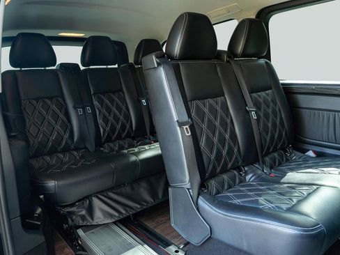 Used 2016 Mercedes-Benz Metris Passenger image 4