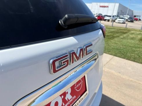 Used 2024 GMC Terrain SLE FWD image 10