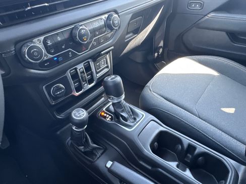 Used 2025 Jeep Wrangler Sahara w/ Safety Group image 29