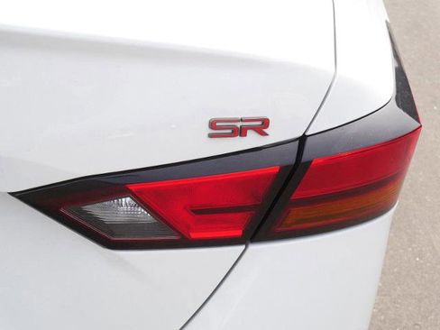 Certified 2023 Nissan Altima 2.5 SR FWD image 10
