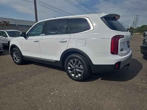 Certified 2024 Kia Telluride LX FWD image 6