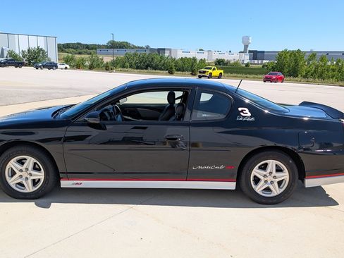 Used 2002 Chevrolet Monte Carlo SS w/ Pace Car Replica Pkg FWD image 5