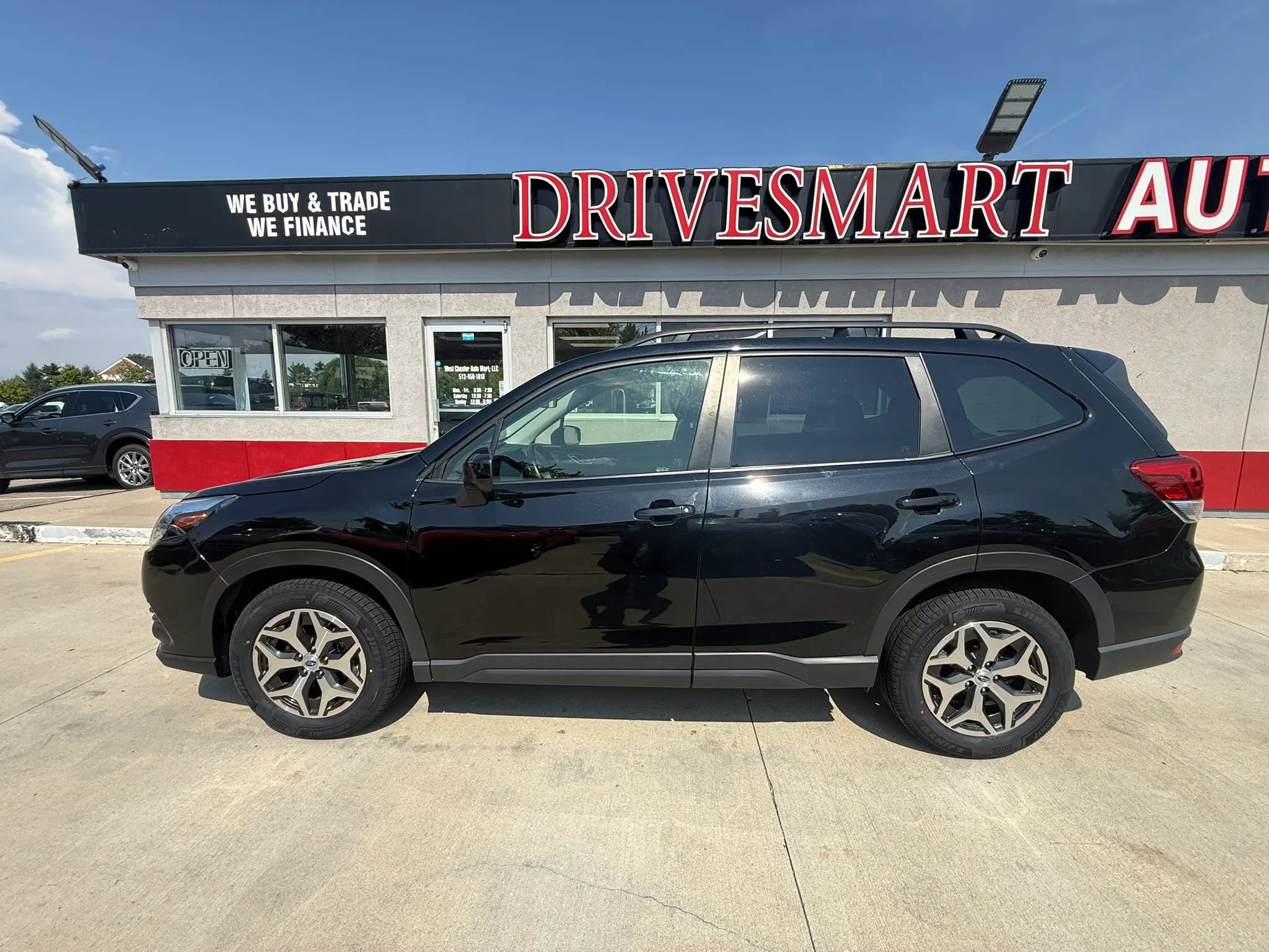 Used 2023 Subaru Forester Premium AWD/4WD image 5