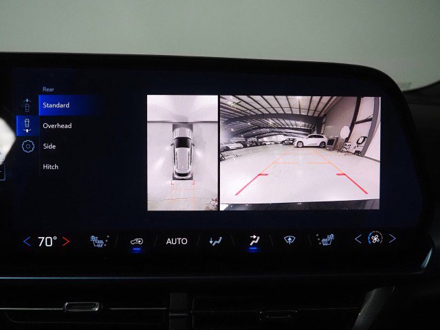 Used 2024 Chevrolet Equinox EV FWD LT w/ 2LT image 26