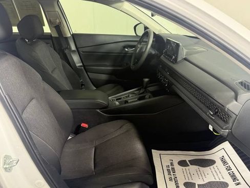 Used 2025 Honda Accord SE image 19