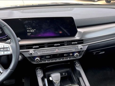 Used 2025 Kia Telluride S AWD/4WD image 6