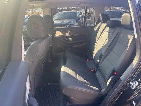 Used 2026 Mercedes-Benz GLS 450 4MATIC image 5