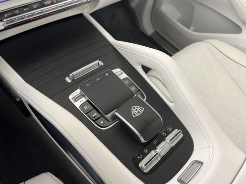 Used 2024 Mercedes-Benz Maybach GLS 600 4MATIC image 33