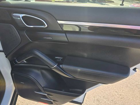 Used 2018 Porsche Cayenne Platinum Edition image 13