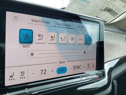 New 2025 Volkswagen Atlas SE image 11