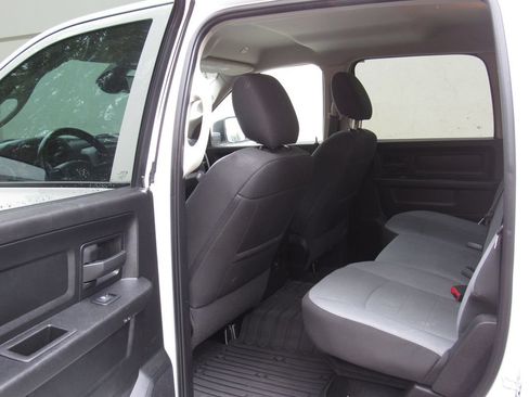 Used 2023 RAM 1500 Express w/ Wheel & Sound Group AWD/4WD image 17