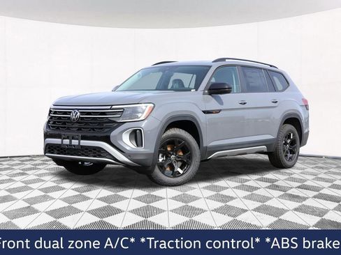 New 2025 Volkswagen Atlas Peak Edition SE image 2