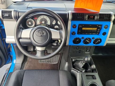 Used 2007 Toyota FJ Cruiser 4WD image 11